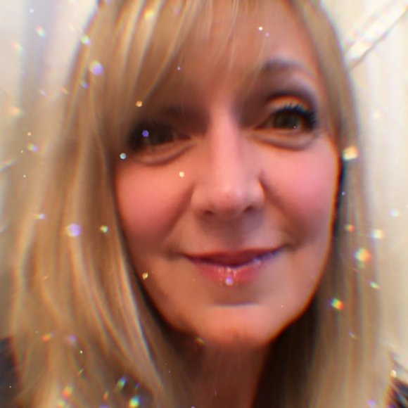 Meet your Posher, Stephanie - Picture 6 of 6